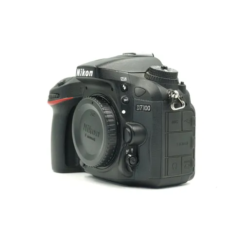 Used Nikon D7100 DSLR Body