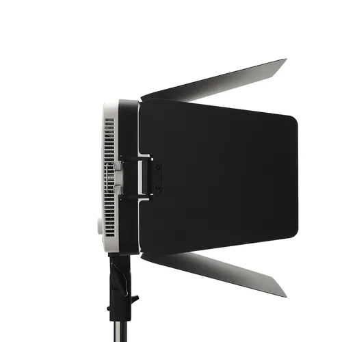 Aputure amaran Pano 60c Barndoors